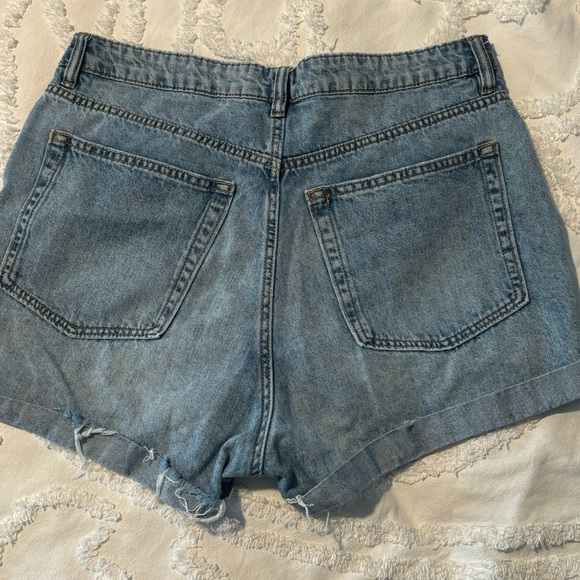 H&M High Rise Jean shorts - Picture 2 of 2